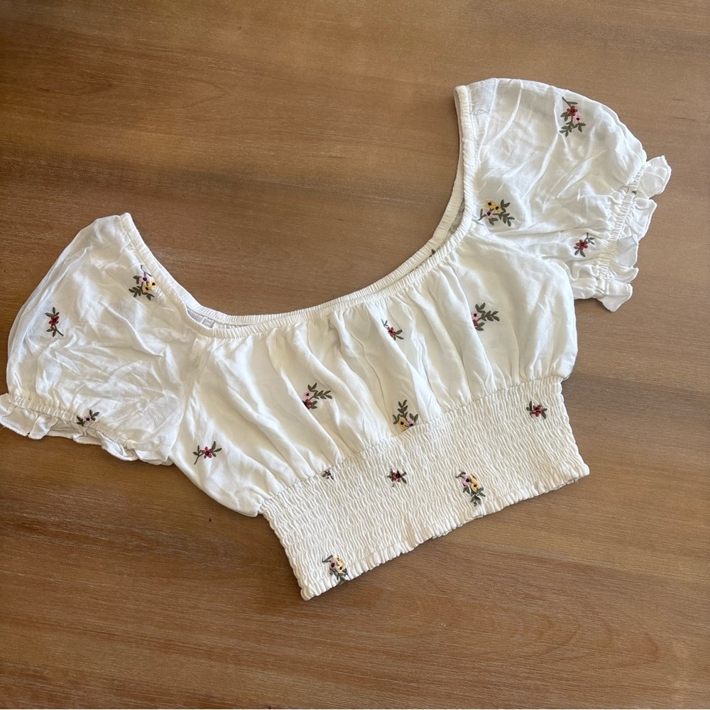 LAST CHANCE: Forever 21 Ivory Embroidered Off Shoulder Floral Crop Top, NWT